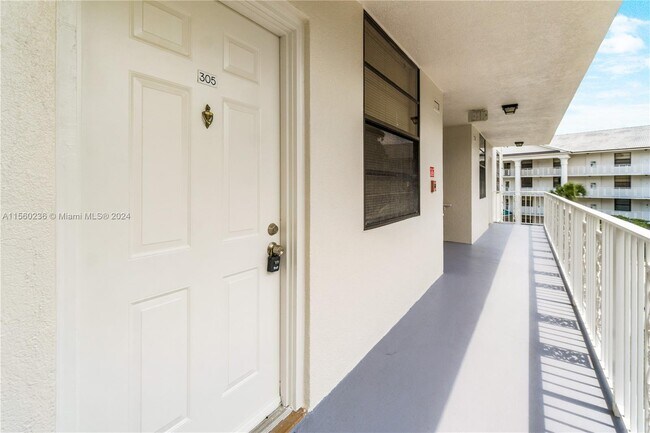 Building Photo - 3650 Whitehall Dr