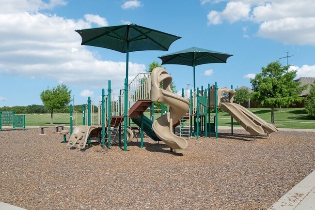 Building Photo - 1709 Everitt Trail