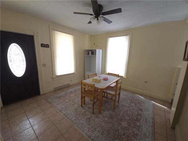 Building Photo - 30 Flanders St