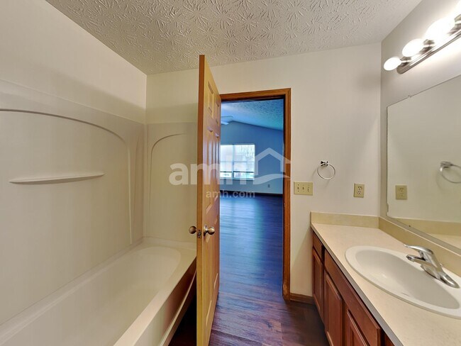 Building Photo - 3852 Winding Twig Dr