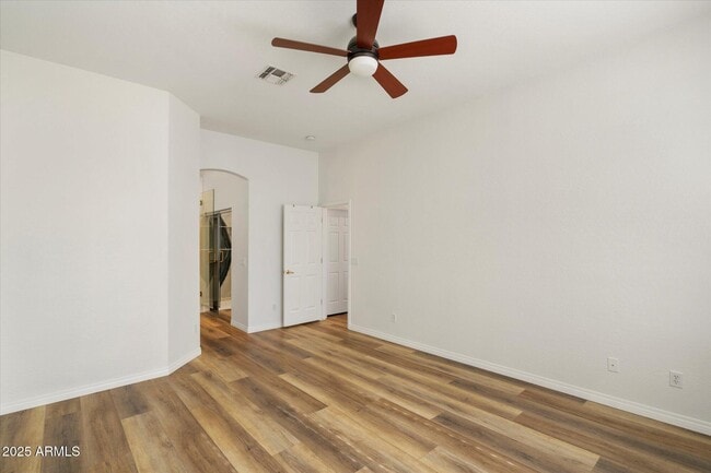 Building Photo - 1925 W Olive Way