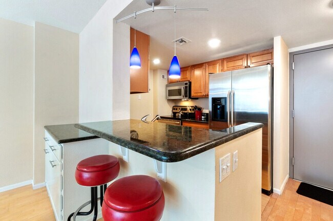 Building Photo - 22 Larimer St