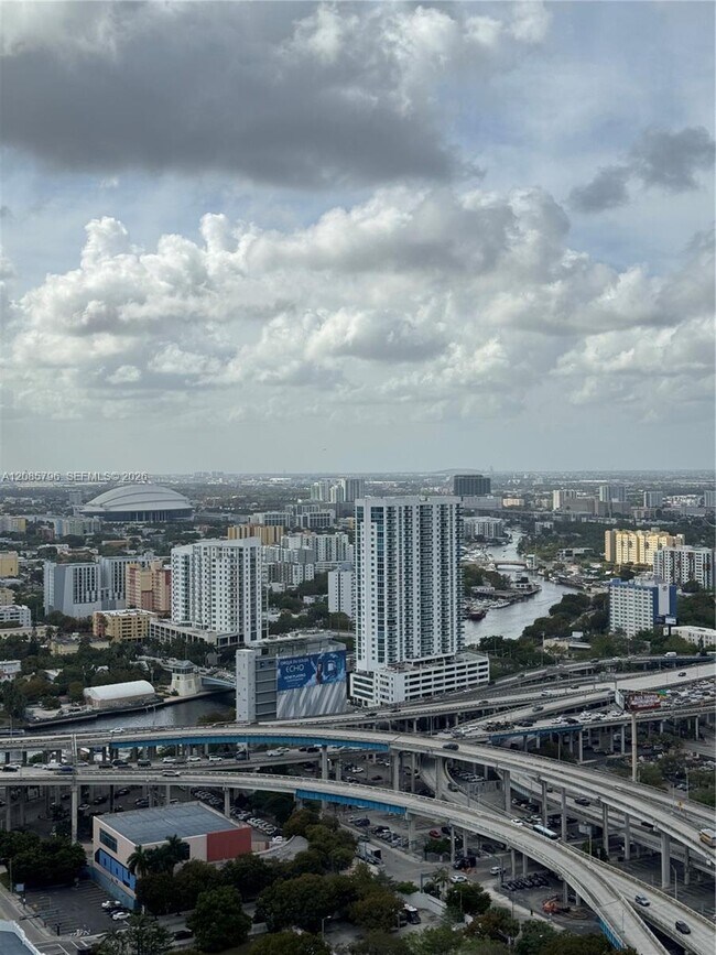 Building Photo - 350 S Miami Ave