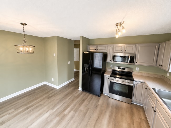 Building Photo - Two bedroom, 2 bath townhouse in Gibsonville