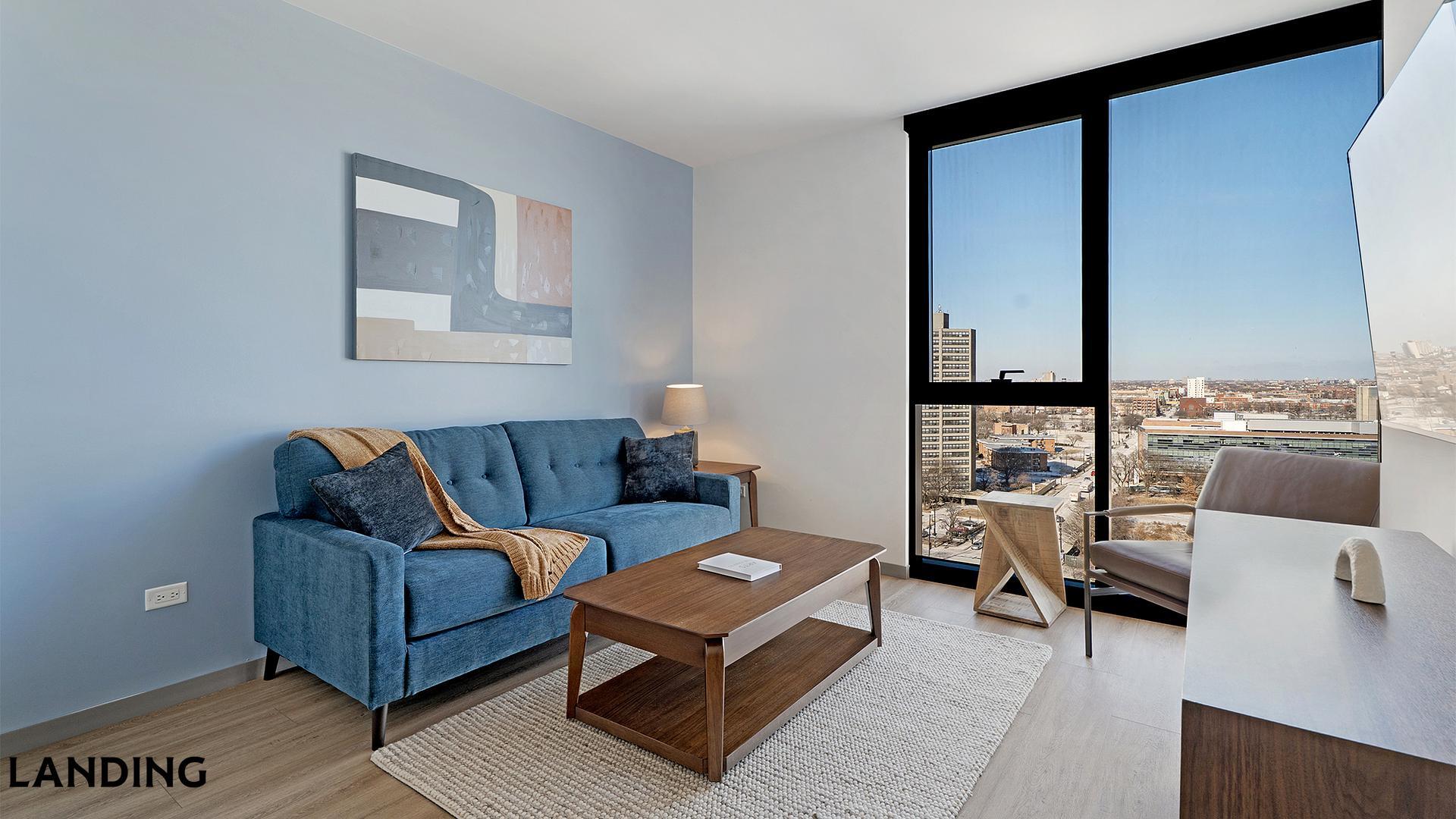 Building Photo - 513 S Damen Ave