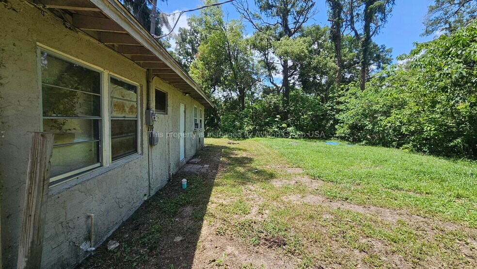 Building Photo - 5550 Windermere Dr