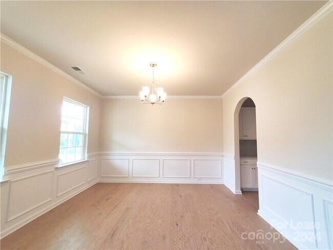 Building Photo - 1009 Gabardine Ln