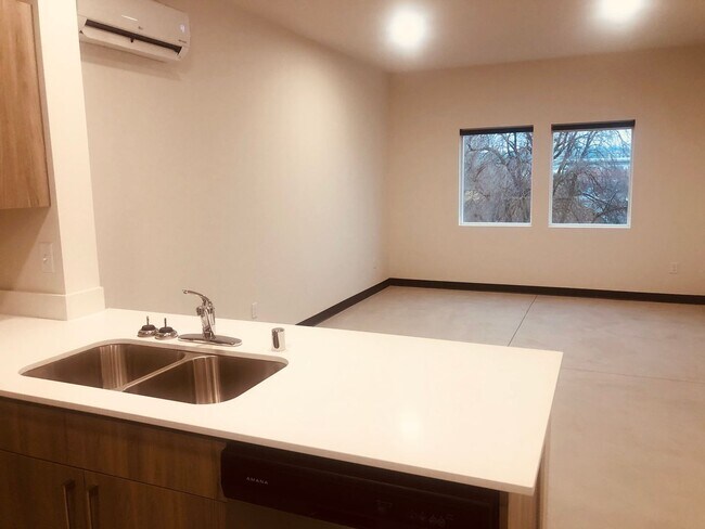Interior Photo - Wall Street Apartments