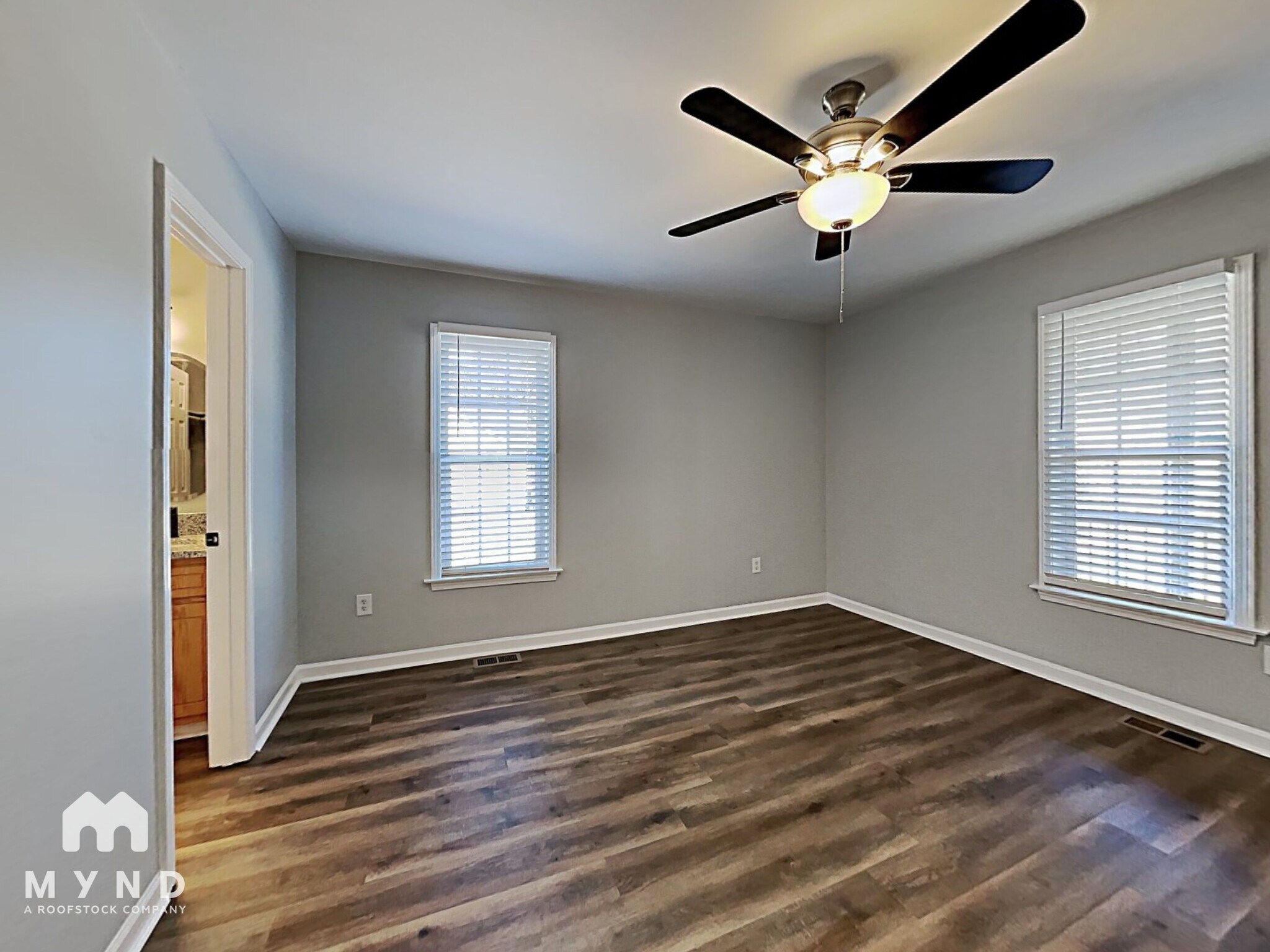 Building Photo - 560 Sunray Dr