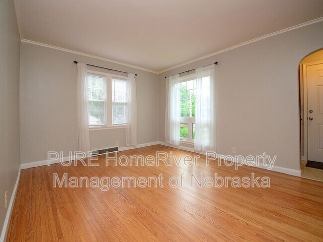 Building Photo - 2108 S 46th St