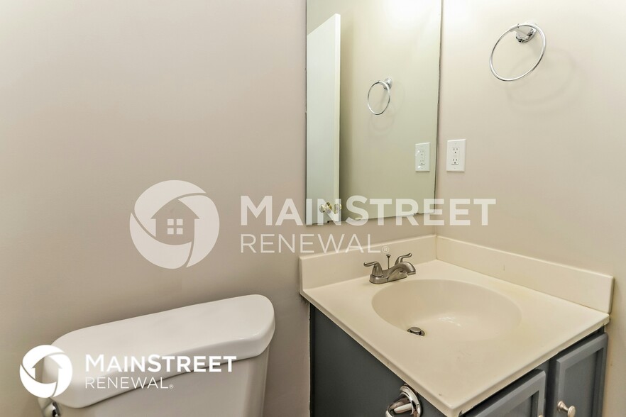 Building Photo - 6226 Maravian Dr