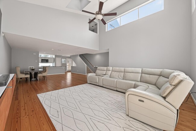 Building Photo - 6911 Yellowstone Way Dr