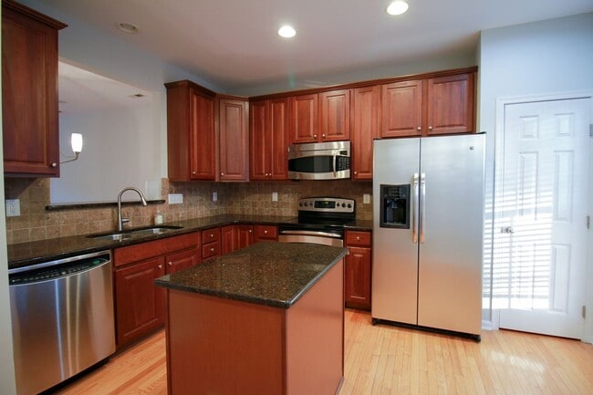 Building Photo - 264 W Bland St