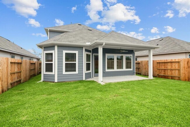 Building Photo - 31915 Splendor Dr