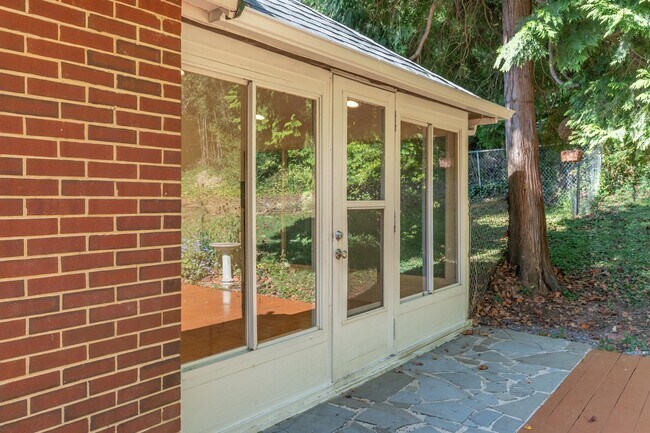 Building Photo - 6221 Walhonding Rd