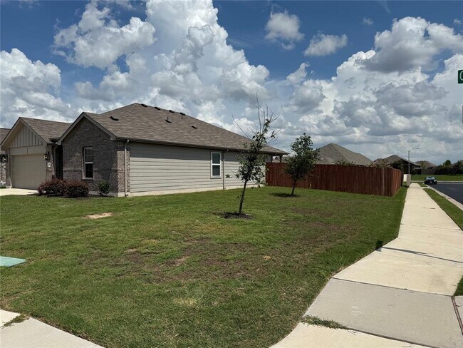 Building Photo - 300 Colthorpe Ln