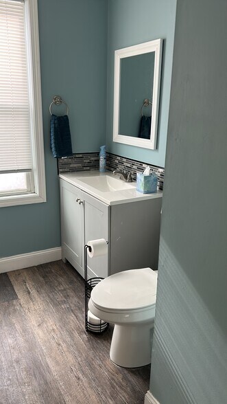 Building Photo - 549 4th St