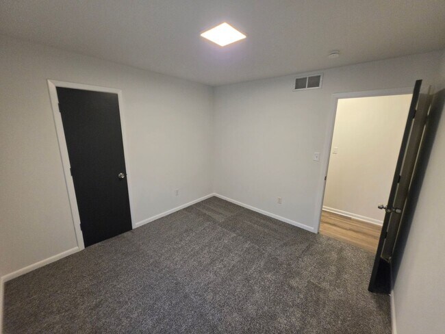Building Photo - 4209 Defoe Dr