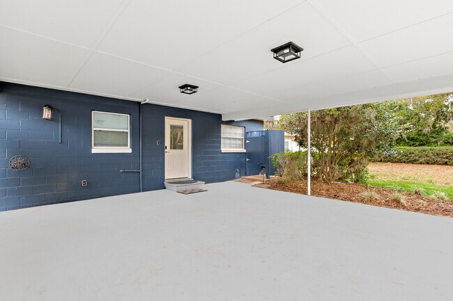 Building Photo - 13920 SE 124th St