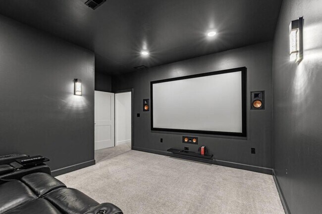 Building Photo - 5709 Bower Ln