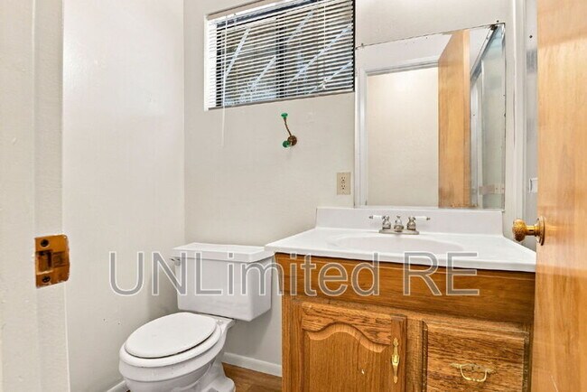 Building Photo - 1410 Inverrary Way