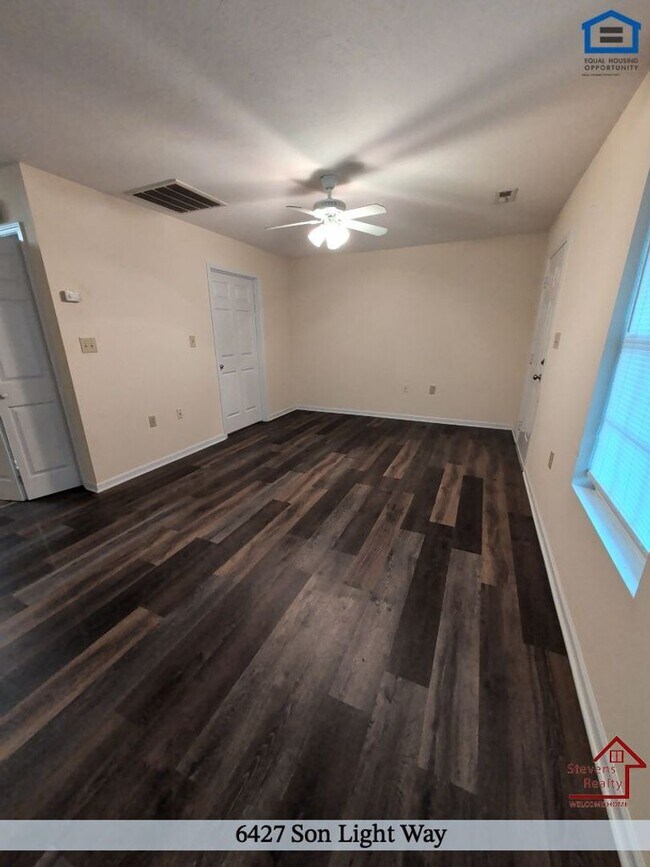 Building Photo - 6427 Son Light Way
