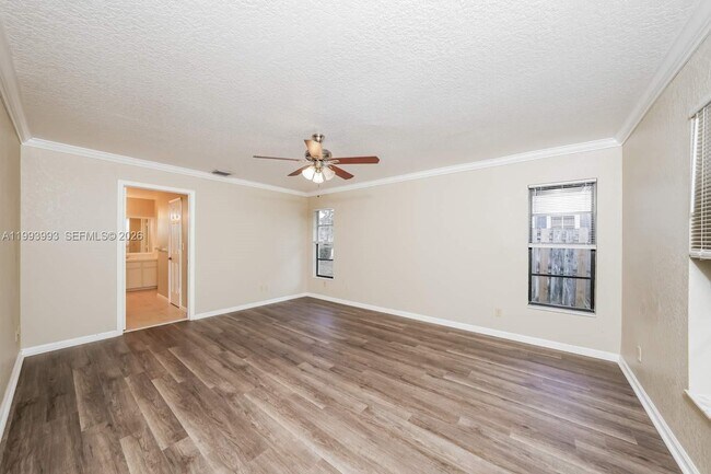 Building Photo - 845 Daffodil Dr