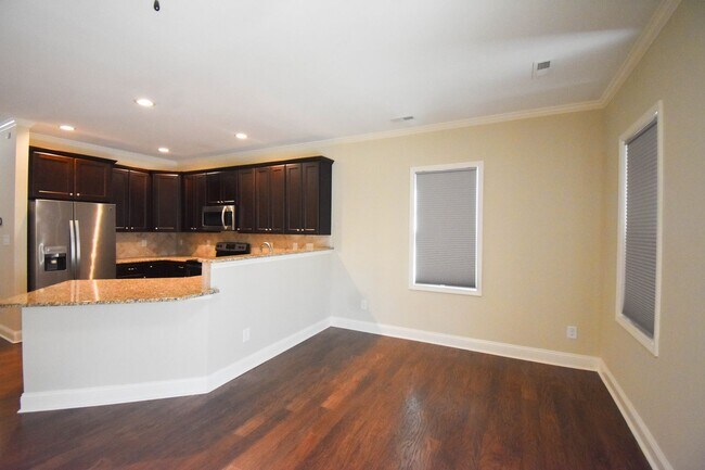 Building Photo - 3 Bedroom 2.5 Bathroom in Haymount - No Pets