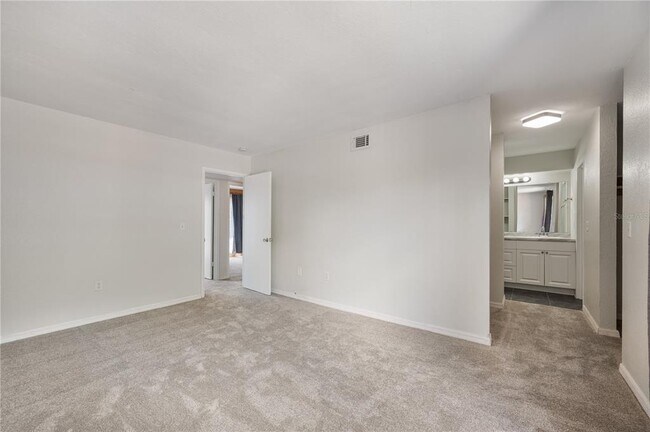 Building Photo - 1836 N Crystal Lake Dr
