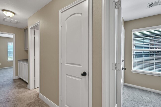 Building Photo - One story, and a 3-car garage!