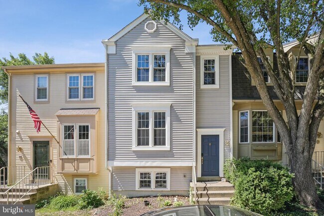 Building Photo - 71 Fendall Ave