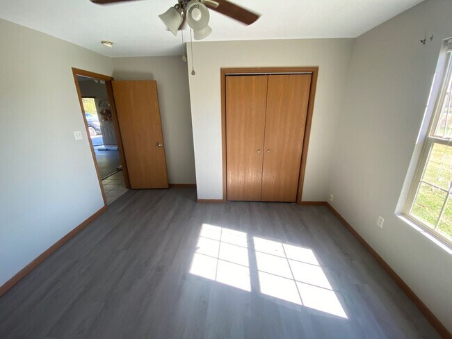 Building Photo - 108/118 Boone Crossing Drive