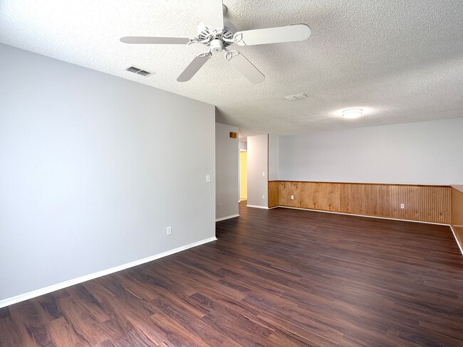 Building Photo - 287 S Walleye Dr