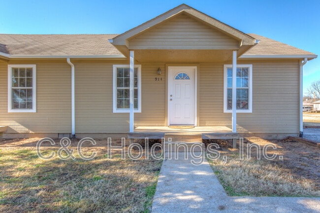 Building Photo - 914 Rockwood Ave