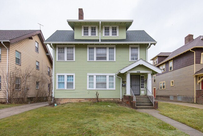 Building Photo - 2827 Avondale Ave