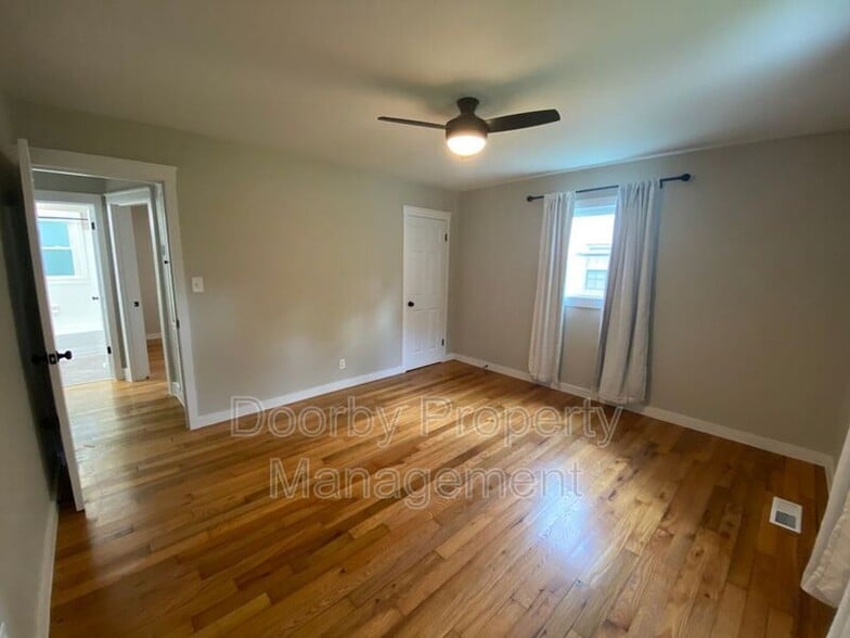 Building Photo - 318 Williams Dr