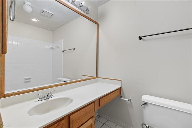 Building Photo - 236 Nixon St