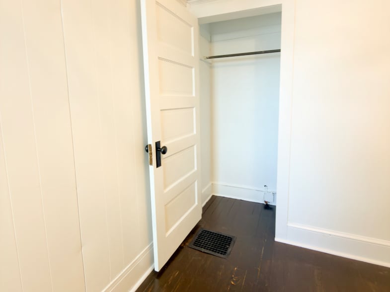 Building Photo - 14 Linden St