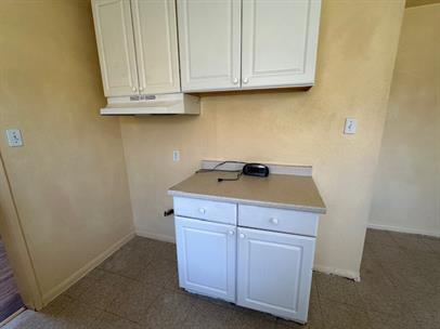 Building Photo - Comfortable 3-Bedroom Rental with Stylish Laminate Flooring