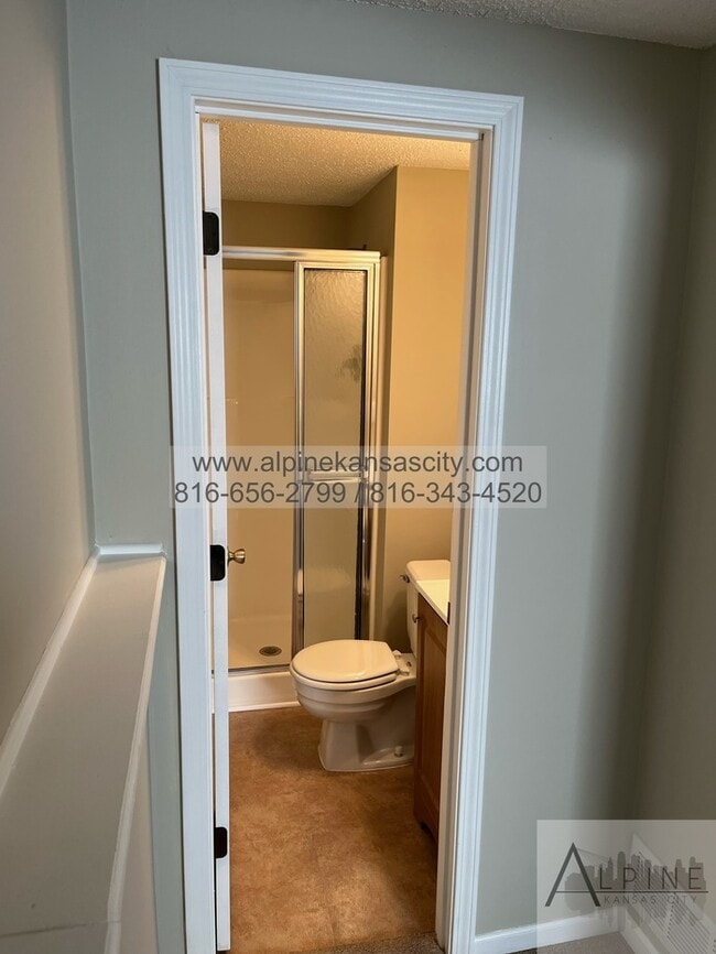 Building Photo - 2 Units Available Across from Congress Mid...