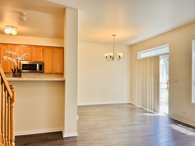 Building Photo - 24121 Walnut Cir