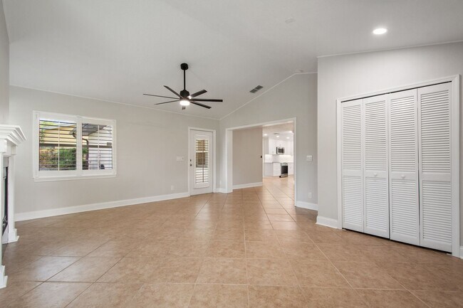 Building Photo - Renovated Winter Park 32789 Home for Lease