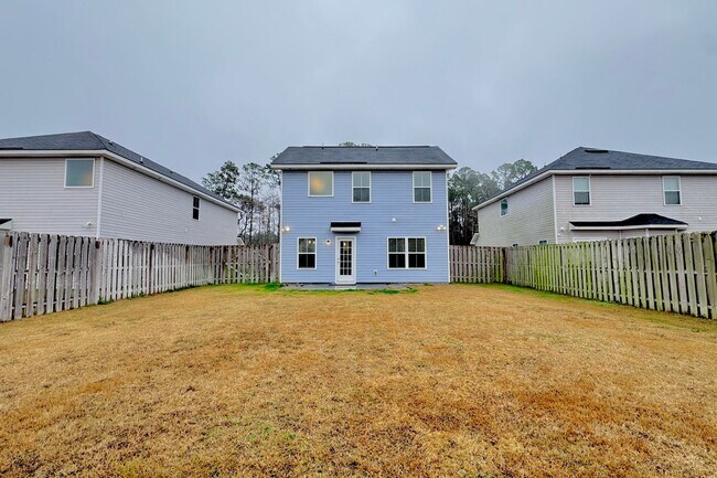 Building Photo - AVAILABLE NOW! (Pet Friendly)