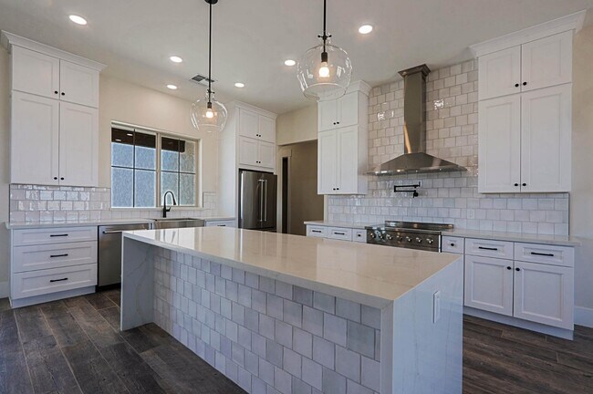 Building Photo - 2351 E Cana Ln