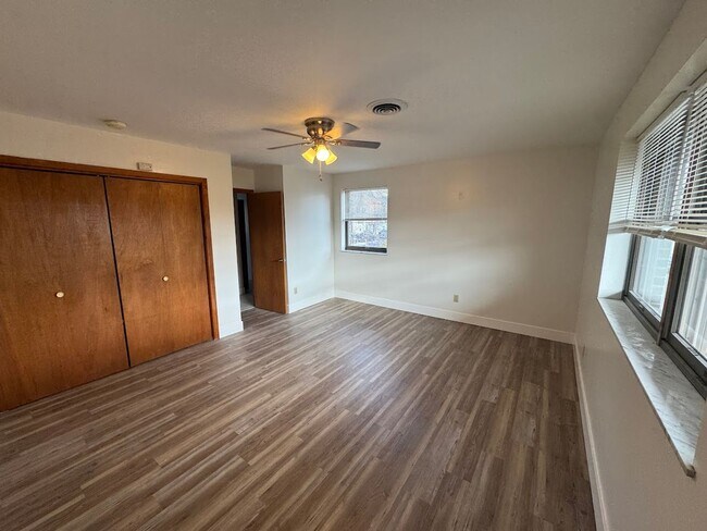 Building Photo - 1748 Jancey St