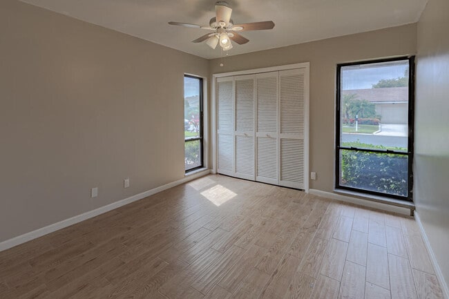 Building Photo - 2525 SW Egret Pond Cir