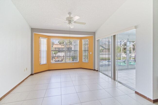 Building Photo - Hudson Pool Home for Lease