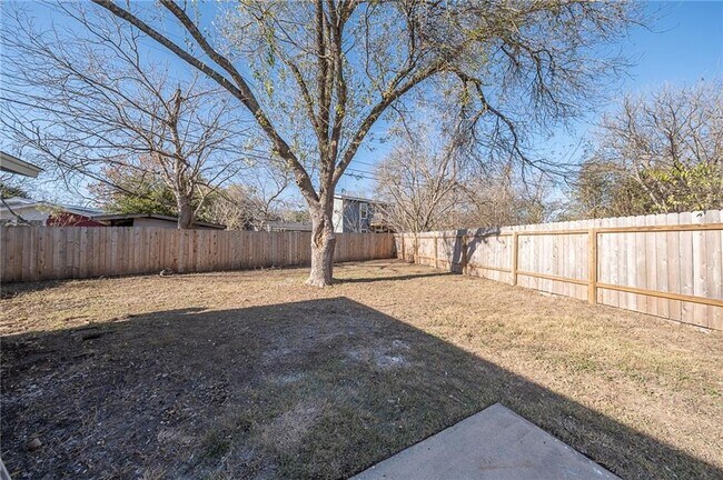 Building Photo - 4900 Hawk Cove
