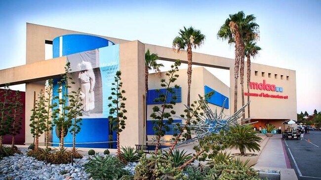 Long Beach Things to Do- Molaa - 645 Chestnut Ave