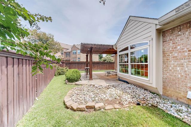 Building Photo - 9964 Madrone Dr